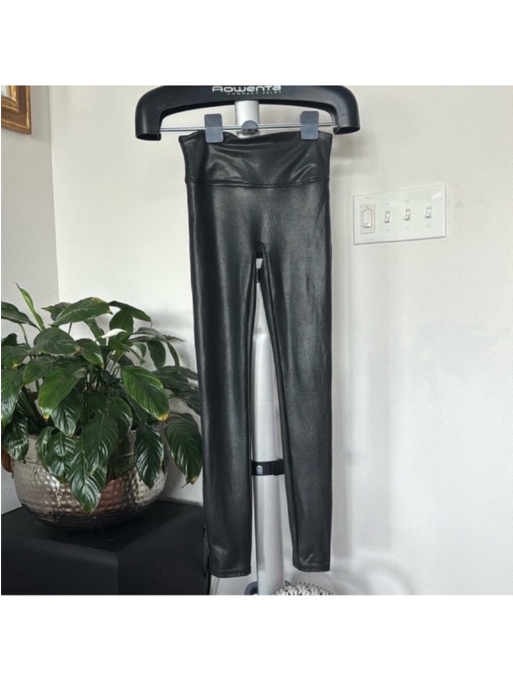 Spanx Black faux leather leggings Size S Snake Print
